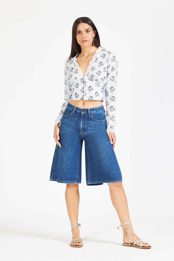Millenee White crop blouse with all-over pattern