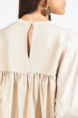 Millenee Crewneck cream blouse with round neck